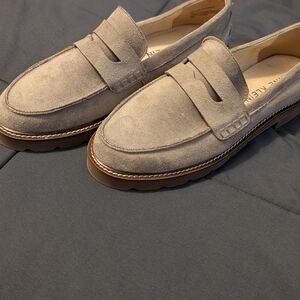 Women's Anne Klein Tan Flats Suede Slip-On Loafers Size 6